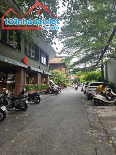 Bán nhà hẻm xe tải đường Trần Hưng Đạo, Q1: 5,6m x 18m, 5 tầng, HĐT: 90 triệu/th, Giá 29t - 3
