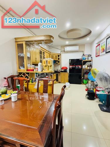 Bán nhà riêng Phân Lô Hồ 3 Mẫu, Ô Đồng Lầm, OTO đỗ cửa, 55/60m2 x 5 tầng, KCBT, ngõ thông - 2