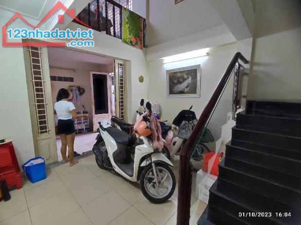 Nhà CMT8 khu sầm uất quận 3 phường 10