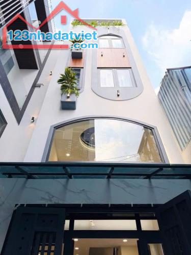 Trung tâm Q.3 - Nguyễn Đình Chiểu - 4 tầng đẹp lung linh - 45m2 - chỉ 8.xty