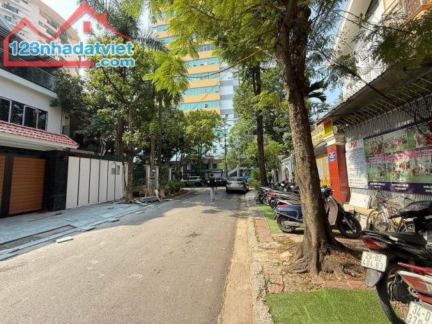 BÁN BIỆT THỰ VIP LÀNG QUỐC TẾ THĂNG LONG 202M2 - 4 TẦNG - 7.8M MẶT TIỀN - 120 TỶ - HIẾM - 4
