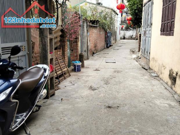 BÁN NHÀ PHỐ BÁT KHỐI - Ô TÔ ĐỖ CỬA - 47M2 GIÁ HƠN 6 TỶ