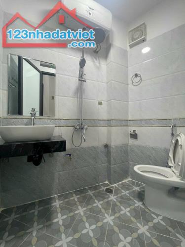 Nhà ngõ thông 138 Hạ Đình 30m2 x5 tầng; MT 3.9m giá 7.5 tỷ Quận Thanh Xuân - 4