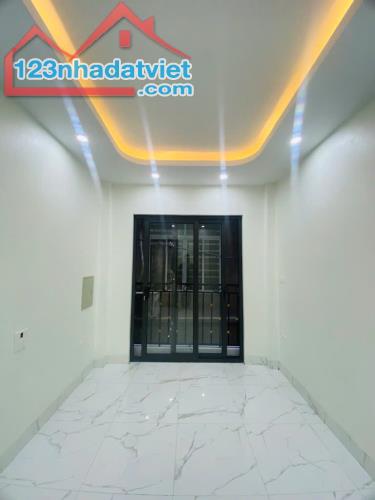 Nhà Đẹp-  Giá rẻ duy nhất Vạn Phúc - Hà Đông  35m2x 5 tầng  Giá 5,x tỷ    Gần trục đường l - 4