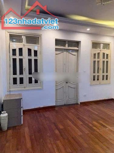 Lô góc Võ Văn Dũng, Hoàng Cầu, 60m2 x 5 tầng, mặt tiền hơn 10m giá hơn 40tr/th - 1