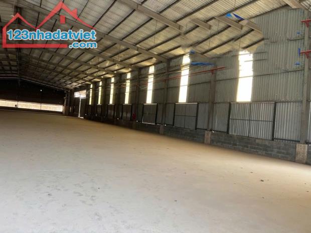 Cho thuê kho xưởng 2200m2 giá chỉ 70 triệu -Thiện Tân-Vĩnh Cửu-Đồng Nai - 1