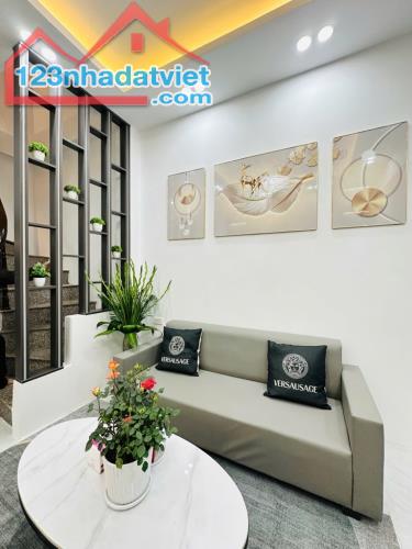 Bán nhà Văn Hương Tôn Đức Thắng dân xây nhà đẹp 2 thoáng trước sau 20m 5 tầng giá 4.798 tỷ - 1