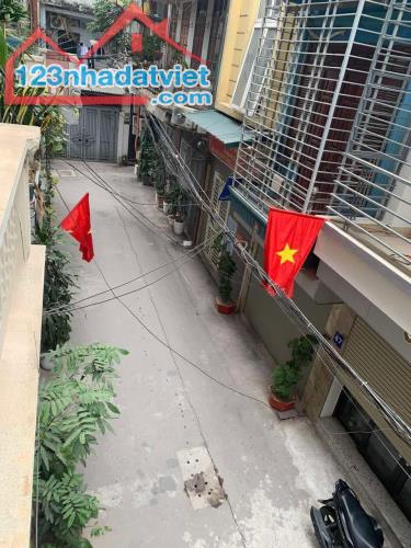 Cho thuê nhà ngõ ô tô phố Triều Khúc 55m2*4T giá 13tr. - 1