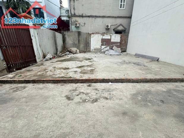 Bán gấp đất lô góc Nguyễn Văn Cừ – 85m², 2 mặt ngõ ô tô, phù hợp xây tòa nhà 7 tầng