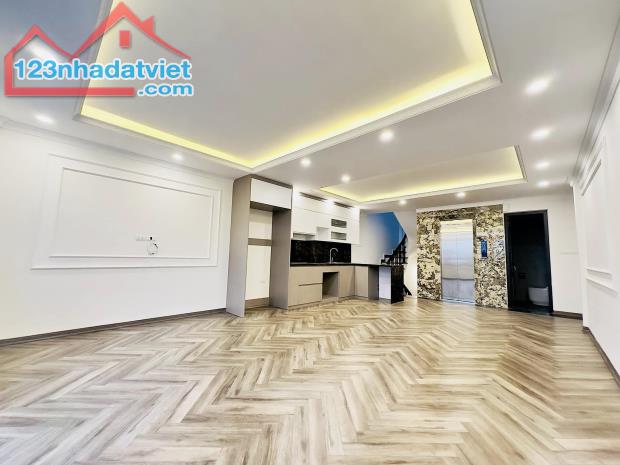 NHÀ 61M2*7T TRƯƠNG ĐỊNH, THANG MÁY, Ô TÔ TẢI TRÁNH NHAU - 1