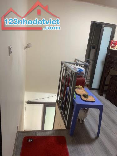 Bán nhà riêng Phố Tôn Đức Thắng, P. Hàng Bột, Đống Đa 3 tầng, 2 ngủ, giá nhỉnh 1 tỷ xíu