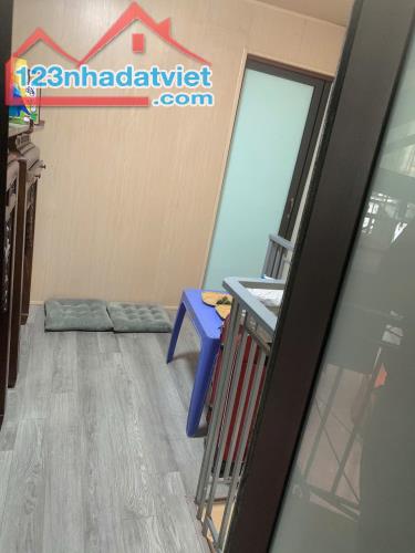 Bán nhà riêng Phố Tôn Đức Thắng, P. Hàng Bột, Đống Đa 3 tầng, 2 ngủ, giá nhỉnh 1 tỷ xíu - 2
