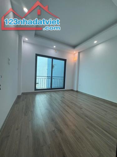 Bán nhà ngõ phố Dương Văn Bé _DT 45m2x5T xây mới giá 7,5 tỷ