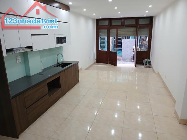 Nhà đẹp 4 tầng ô tô phố An Dương Vương, Tây Hồ 45m2 giá 8.6 tỷ - 1