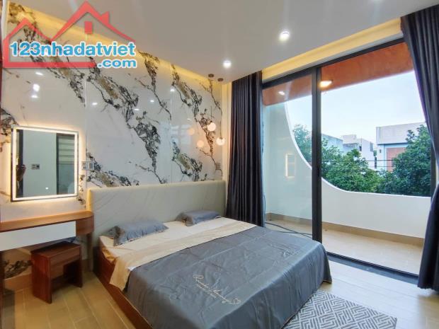 Bán nhà MẶT PHỐ Lạc Long Quân, Kinh doanh, vỉa hè, thang máy 51m2 MT 4m 7 tầng 27,2 tỷ