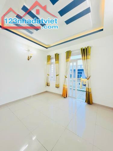 NHÀ 2 TẦNG - AO ĐÔI - HẺM XE HƠI - CHỈ NHỈNH 3 TỶ