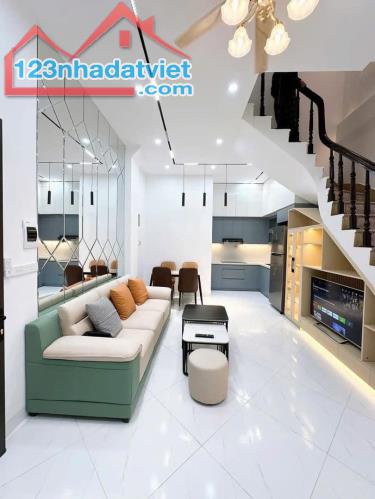 BÁN NHÀ TÂY SƠN -- 5 TẦNG FULL NỘI THẤT - 30M RA OTO TRÁNH --- Ở NGAY
