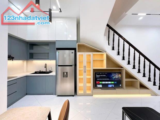 BÁN NHÀ TÂY SƠN -- 5 TẦNG FULL NỘI THẤT - 30M RA OTO TRÁNH --- Ở NGAY - 1