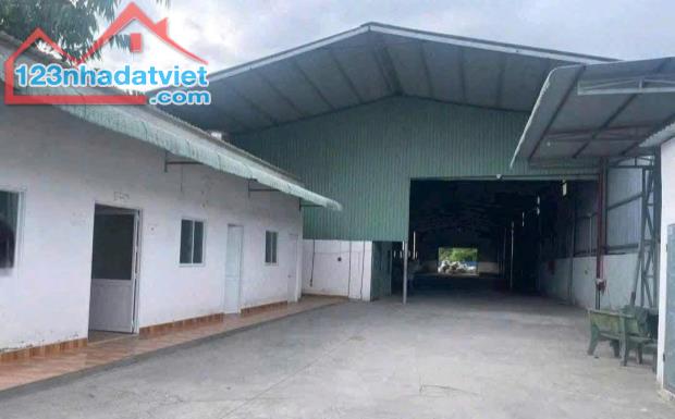 Cho thuê xưởng khánh bình, Thành phố Tân Uyên, Tỉnh Bình Dương.Xưởng + đất 1.400m2. Xưởng - 2