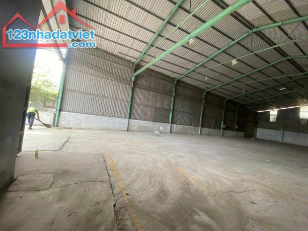 Cho thuê xưởng khánh bình, Thành phố Tân Uyên, Tỉnh Bình Dương.Xưởng + đất 1.400m2. Xưởng - 3