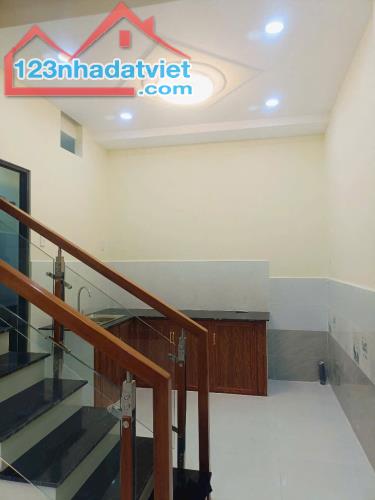 Bán gấp căn nhà 52m2 1 trệt 1 lầu ở Bà Điểm, Hóc Môn. Giá 750 triệu,SHR - 2