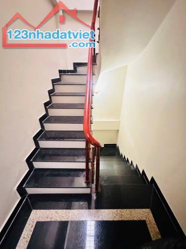 BÁN NHÀ CỔ NHUẾ 5 TẦNG 32M2 - Ô TÔ 7 CHỖ ĐỖ CỬA - 2