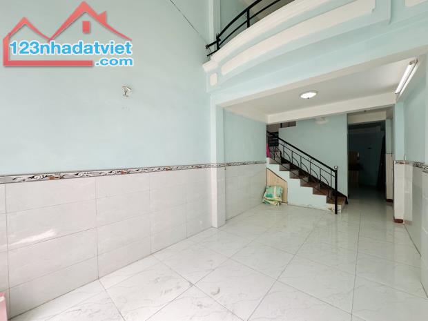 QUẬN 3 - HẺM 5.2M Ô TÔ THÔNG-NGUYỄN PHÚC NGUYÊN, CMT8-43M2 KHÔNG QH & LG-3 TẦNG 6.9TỶ TL - 1