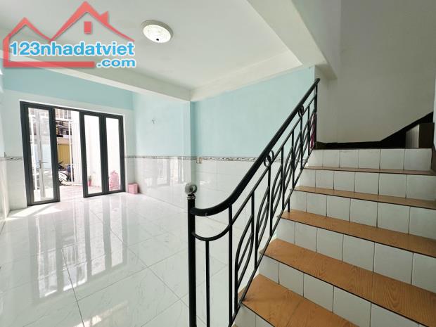 QUẬN 3 - HẺM 5.2M Ô TÔ THÔNG-NGUYỄN PHÚC NGUYÊN, CMT8-43M2 KHÔNG QH & LG-3 TẦNG 6.9TỶ TL - 2