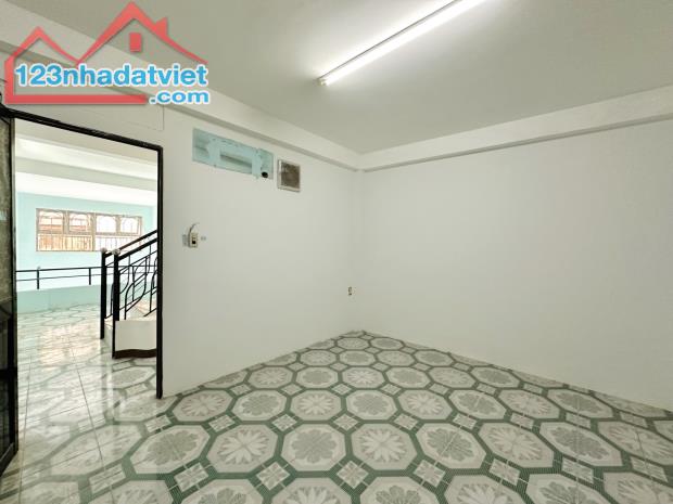 QUẬN 3 - HẺM 5.2M Ô TÔ THÔNG-NGUYỄN PHÚC NGUYÊN, CMT8-43M2 KHÔNG QH & LG-3 TẦNG 6.9TỶ TL - 3