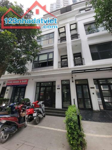 CHO THUÊ NHÀ Vinhomes Hàm Nghi, DT 110m, 5,5 tầng, MT 6m, THANG MÁY, THÔNG SÀN