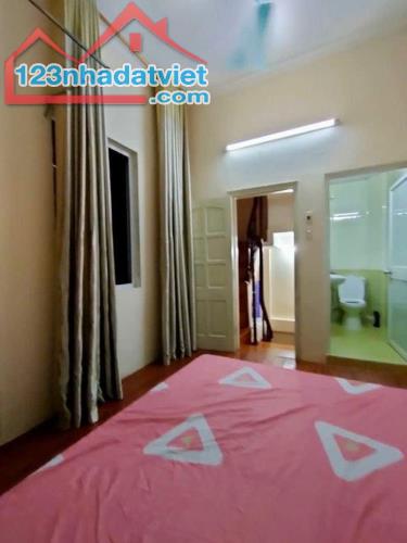 chính chủ bán nhà Ngõ 28 Văn Hương 4.5 tầng, Kinh doanh, 2PN, SĐCC. LH 0904509948 - 1