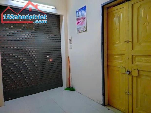 chính chủ bán nhà Ngõ 28 Văn Hương 4.5 tầng, Kinh doanh, 2PN, SĐCC. LH 0904509948 - 4