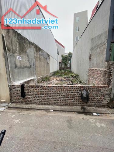 BÁN ĐẤT CỰ KHỐI LONG BIÊN - Ô TÔ ĐỖ CỬA - GIÁ ĐẦU TƯ - 60M2 GIÁ 4,9 TỶ