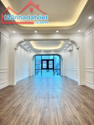 Bán mặt phố Đội Cấn dt 150m2 10 tầng mt 7m giá 60 tỷ - 2