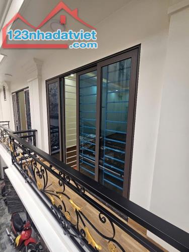 Đại La - HAI Bà - 31m , 5 tầng , gần phố . 7,2 tỷ . - 1