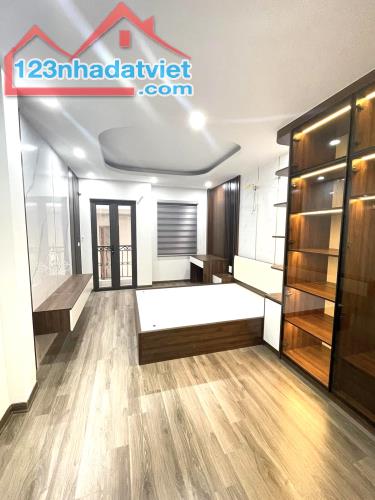 Nhà đẹp Nguyễn Khánh Toàn 40m2, 6T thang máy, kd, ô tô, full nt 10 tỷ hơn. - 2