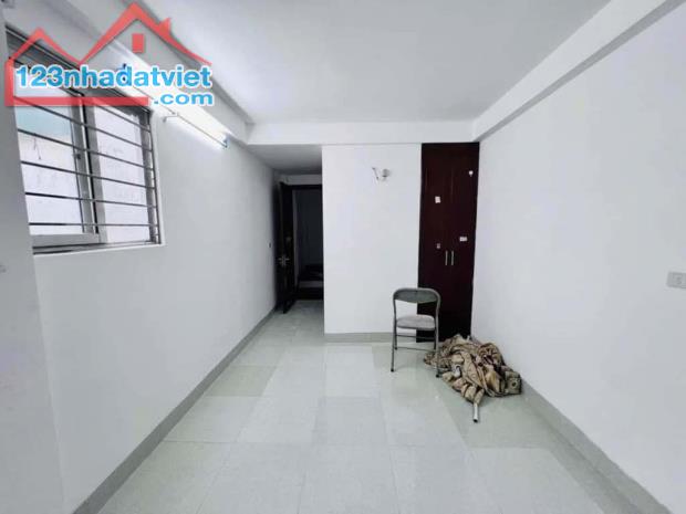 Nhà đẹp Giao Thông Vân Tải 25m2 x 5 tầng, mt 3m2, 3 ngủ, phân lô 2 mặt thoáng, nở hậu - 2