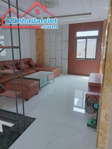 Bán Nhà Mặt Tiền Giá Rẻ Chỉ Việc Dọn Vào Ở Tại Đường 11 , Trường Thọ , Thủ Đức - 3