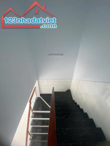 Bán Nhà đường xe Hơi, SHR, 4 x 18m5, giá rẻ - 4