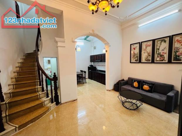 Bán nhà Tây Sơn - ngõ 3m - gần nhiều trường ĐH - 8 ngủ cho thuê - 50m2 7,6 tỷ