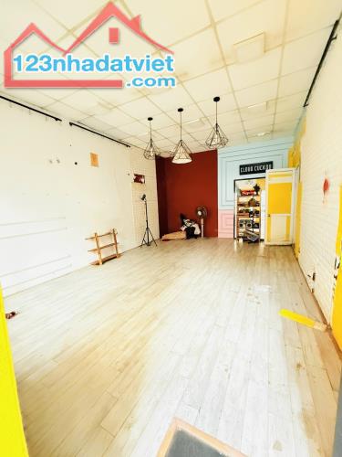 Hiếm! Hot! Siêu Vip MP Xã Đàn 50M2 Vỉa Hè Đá Bóng KD Đỉnh Bán Đất Tặng Nhà Giá 29 Tỷ. - 2