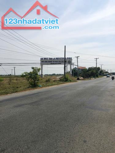 BÁN ĐẤT THỔ MT KINH DOANH KẾ BÊN THÀNH PHỐ TÂN AN 2000M2 MT ĐƯỜNG 18M NHỈNH 10TỶ - 1