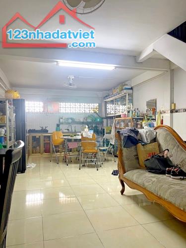 Mặt tiền Bùi Minh Trực 4.2x16 đúc 4 tầng chỉ 18 tỷ - 1