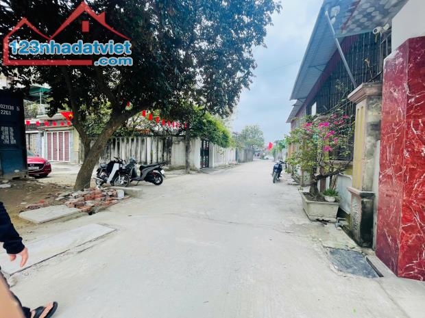 Bán lô đất cực đẹp nằm ở xóm 18 Nghi Phú, TP Vinh 154,5m2 Đông Nam - 1