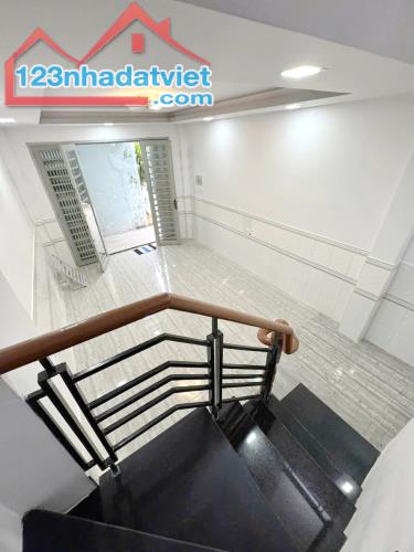 Nhà đẹp 125/ Tám Danh P4 Q8 (ko qui hoạch) - 3