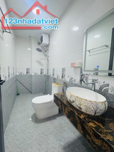 Siêu phẩm nhà 5 tầng mới đẹp 3 ngủ phố An Dương Vương, Tây Hồ 30m2 giá 6.25 tỷ - 2