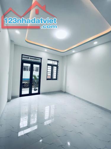 Siêu Phẩm Hương Lộ 3 giáp Tân Phú xe hơi vào nhà 60m2,2 Tầng Nhỉnh 5 tỷ - 4