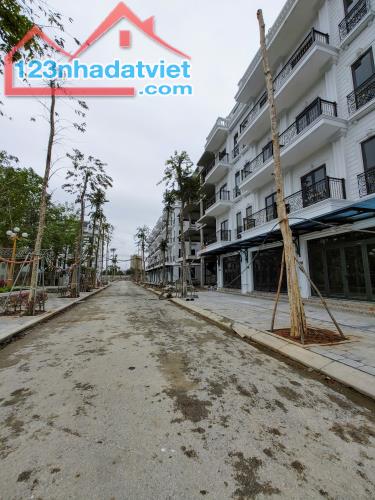 BÁN LK5 VIEW CÔNG VIÊN, MẶT ĐƯỜNG 12M KĐT ĐÔNG DƯƠNG RESIDENCE – ĐỨC THƯỢNG - 1