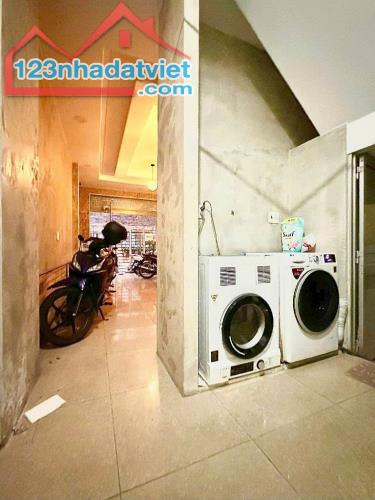 🏡🏡🏡 CHDV VIP SÂN BAY 7 CHỖ ĐỖ CỬA •ĐƯỜNG CỬU LONG PHƯỜNG 2 .TÂN BÌNH. 💸💸💸 10.8 TỶ + - 3