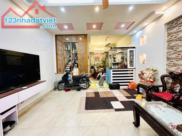 NHÀ TÂY HỒ - SIÊU PHẨM - NGÕ THÔNG - OTO 30M - DT55M2X4T - CHỈ 8.6 TỶ
